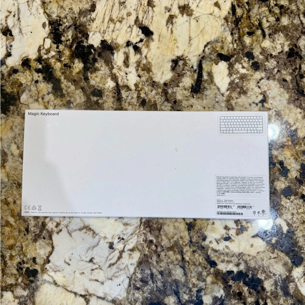 Apple Magic Keyboard in White